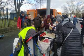 Przy stadionie Wisły trwa krakowska zbiórka dla mieszkanców Lwowa