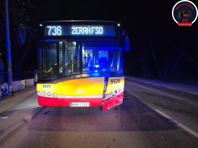 Śmiertelny wypadek z udziałem autobusu i samochodu osobowego przy ulicy Płochocińskiej