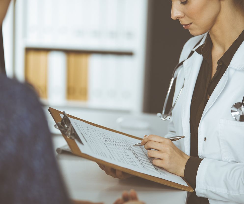 Nadczynność nadnerczy daje charakterystyczne objawy. Jak ją rozpoznać? 