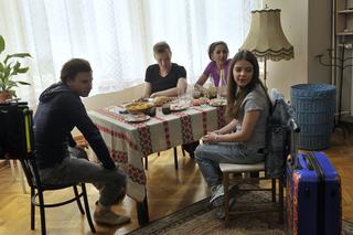 Dziewczyny ze Lwowa. Igor (Józef Pawłowski), Olyia (Katarzyna Ucherska), Monika Obara, Jacek Beler
