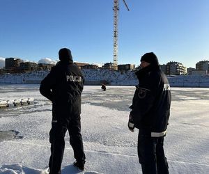 Policjanci ostrzegają przed wchodzeniem na zamarznięte akweny