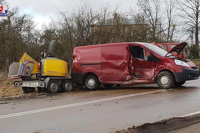 Wypadł z drogi i potrącił mężczyznę pracującego na poboczu. 57-latek nie żyje