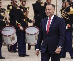 Nawrocki spotkał się z Macronem