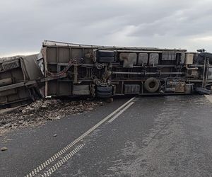 Wichura przewracała ciężarówki. Wiać będzie jeszcze mocniej!