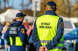 Straż miejska sprawdza domy i mieszkania Polaków. Za brak wpisu nawet 5000 zł kary