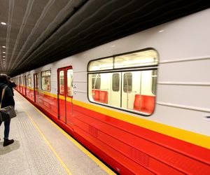 Zamykają metro w centrum Warszawy! Dworzec Centralny też. Totalny paraliż