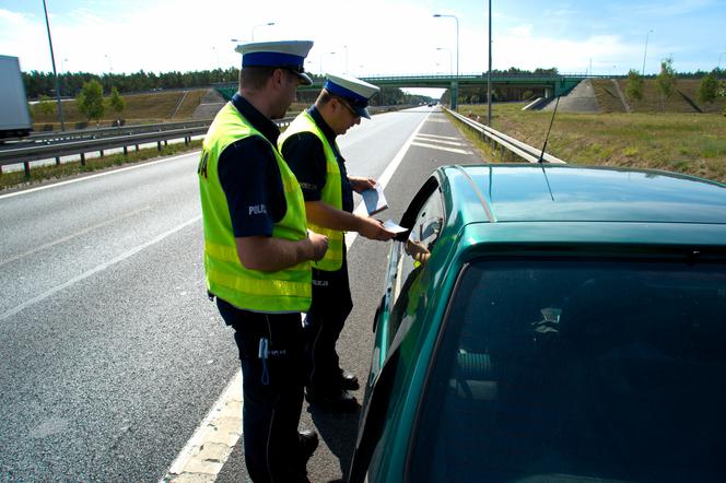 Kołobrzeg: Próbował oszukać drogówkę, zamienił się z pasażerem. Nie przewidział jednego