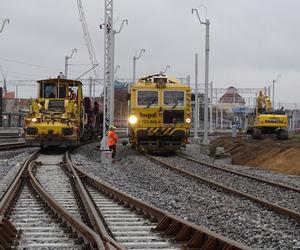Modernizacja stacji Olsztyn Główny. Rozrasta się tunel na Zatorze i przybywa torów [ZDJĘCIA]