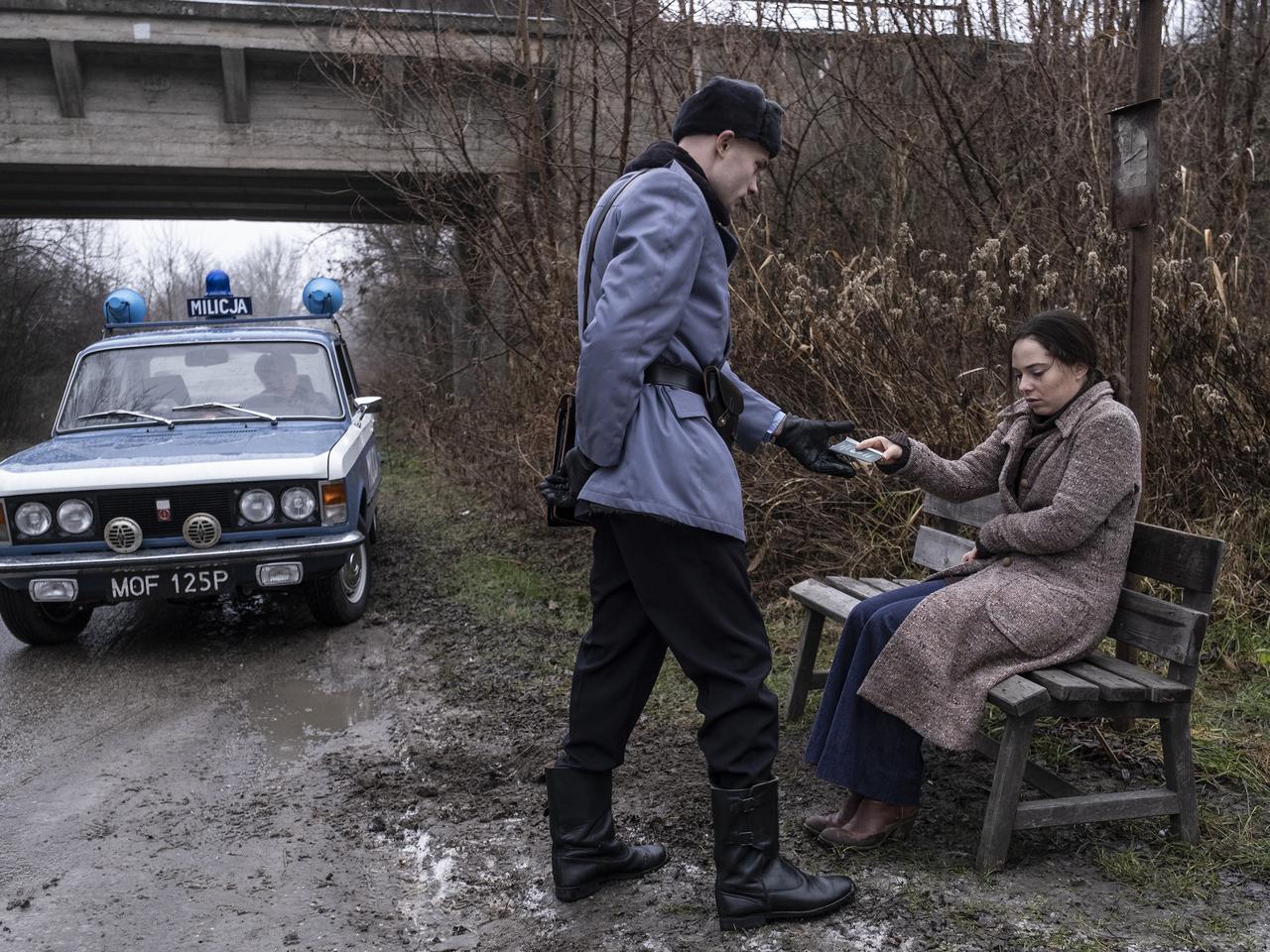 Stulecie Winnych 4, odcinek 44: Michelle zniszczona przez bezpiekę. Jerzyk ją do tego zmusi? - ZWIASTUN, ZDJĘCIA 