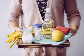 Wystarczą tylko 3 produkty, by wysprzątać cały dom. Z pewnością masz je w kuchni