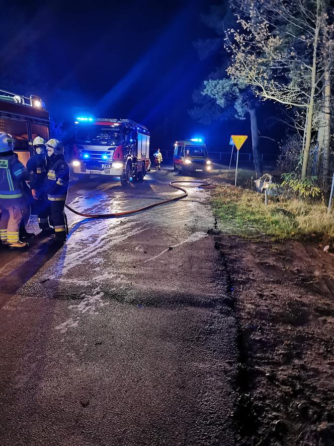 Fatalny wypadek pod Mińskiem Mazowieckim. Auto stanęło w płomieniach