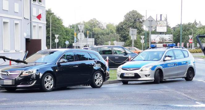 Wypadek wyrzutnia rakiet zderzyła sie z samochodem osobowym