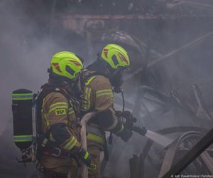 Wielki pożar w Kędzierzynie-Koźlu. Płonie hurtownia, na miejscu 20 zastępów straży pożarnej!
