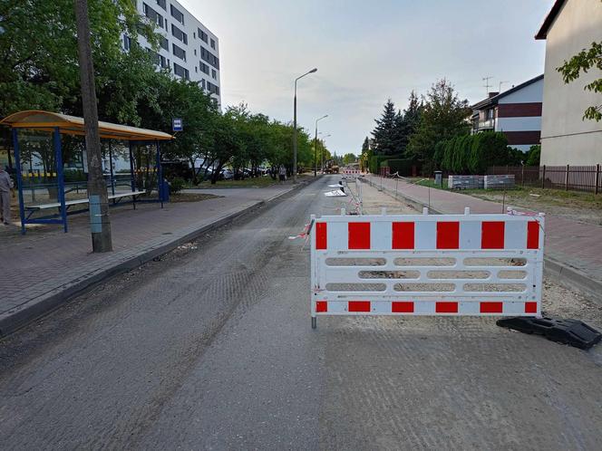 Roboty na ulicy Kraszewskiego obejmują budowę dwóch wyniesionych przejść dla pieszych i wyrównanie nawierzchni