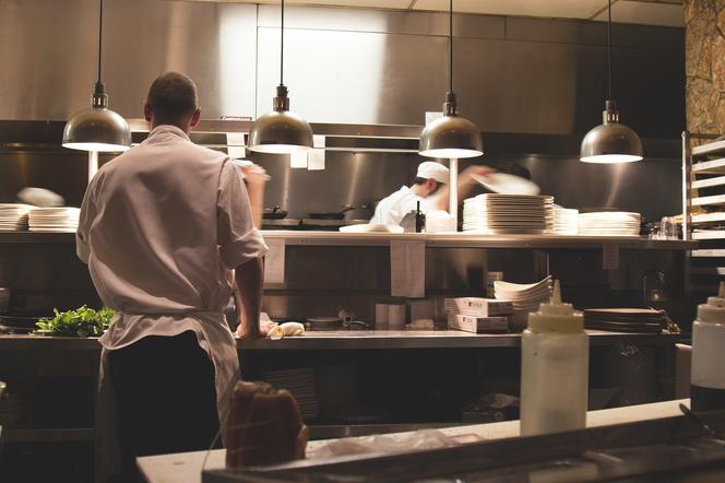 Od poniedziałku otwarte restauracje, bary i kawiarnie