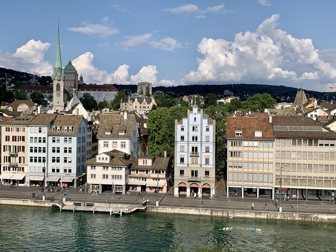 Widok na Zurych ze wzgórza Lindenhof 