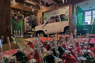 Grinch'owa chatka Świętego Mikołaja w Stowarzyszeniu Leszczyński Bank Żywności