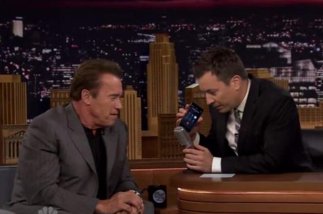 Arnold Schwarzenegger i Jimmy Fallon dzwonią do fana filmu Terminator