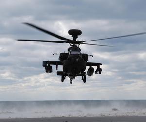 AH-64E Apache z pociskami Spike NLOS i Hellfire