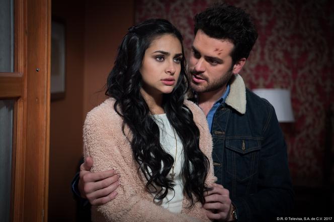 Przeklęta. Aurora ( Renata Notni), Rodrigo (Pablo Lyle)