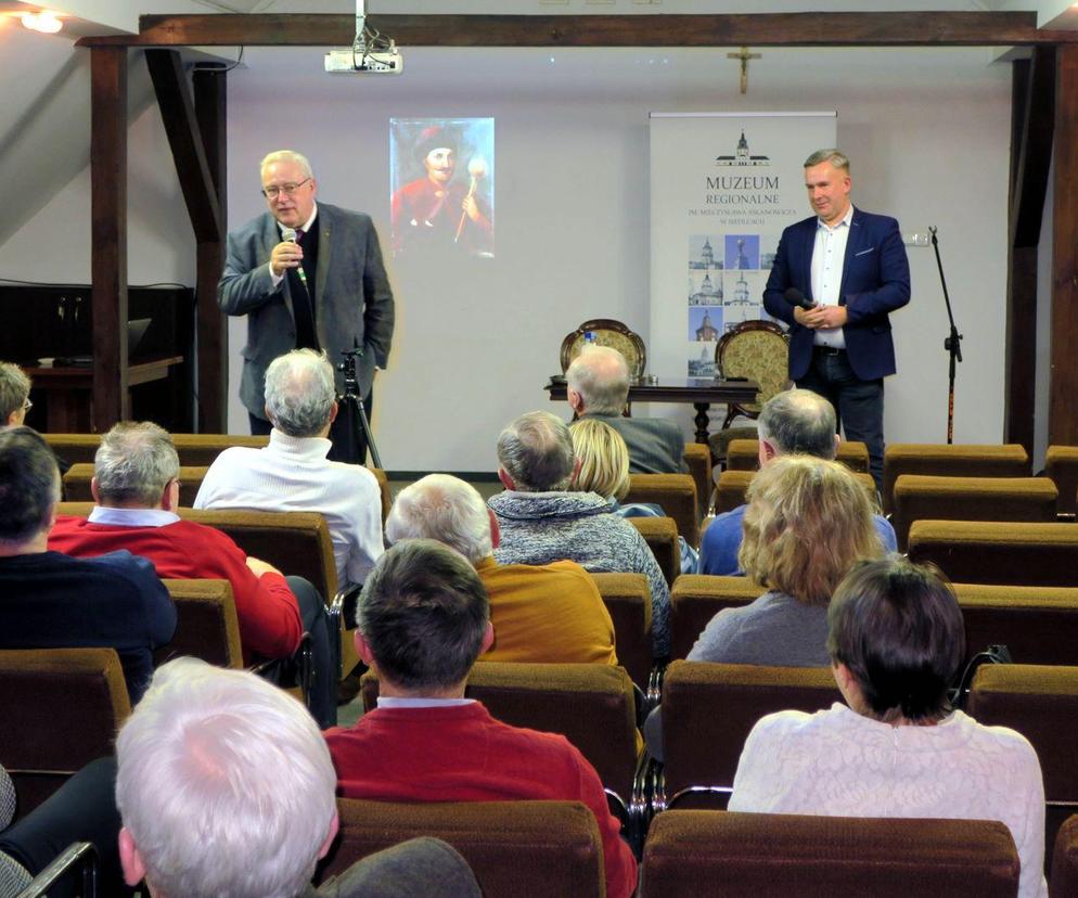 Opowiedział o rywalizacji polsko-rosyjskiej i jej skutkach – spotkanie z prof. Hieronimem Gralą w Muzeum Regionalnym w Siedlcach