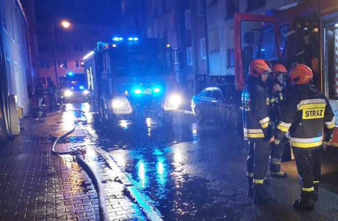Pożar kamienicy w Drawsku Pomorskim. Strażacy ocalili budynek! 