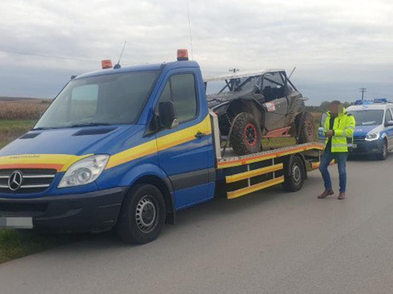 Laweciarz na podwójnym gazie. Jeździł bez prawa jazdy od 11 lat