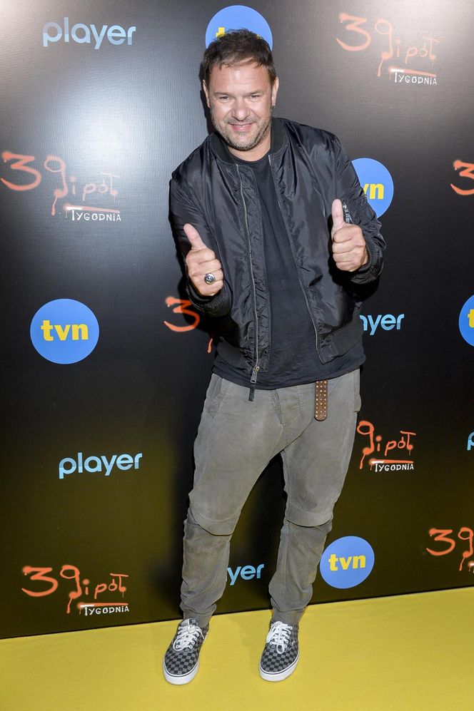 Tomasz Karolak ma dziś urodziny. Za te role fani pokochali go najbardziej!