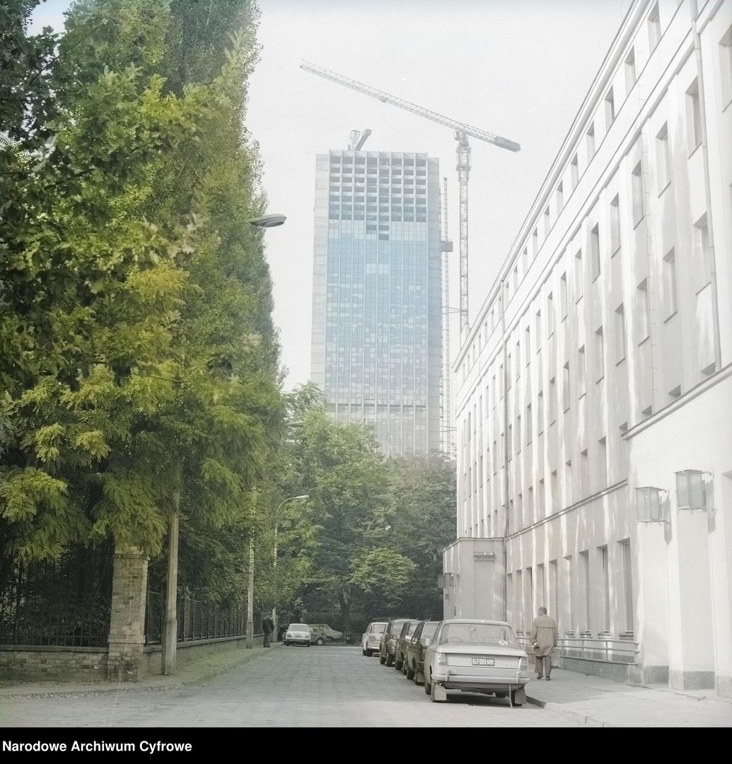 Wieżowiec Intraco w budowie