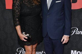 Pierce Brosnan i Keely Shaye Smith