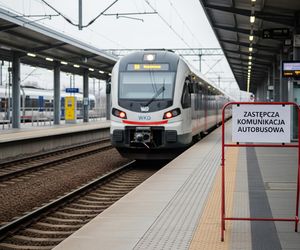 Zmiany w WKD pod Warszawą. Na co muszą przygotować się podróżni?