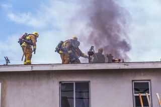 Pożary budynków mieszkalnych zmorą regionu świętokrzyskiego! Jak zabezpieczyć swój dom?