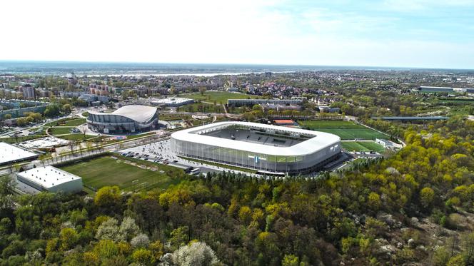 Co z nowym stadionem Wisły Płock? Decyzja radnych przybliża do jego powstania