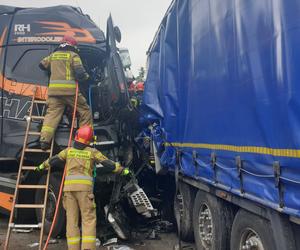 Tragedia na A1 w Łódzkiem. W zderzeniu tirów zginęła 24-letnia druhna Dominika z OSP Rymanów