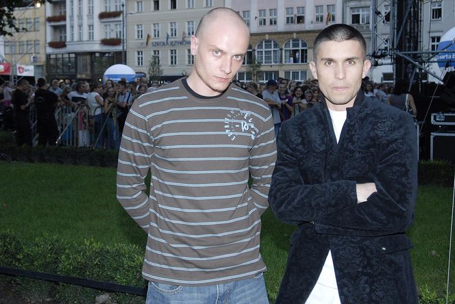 Ich hit na początku lat 2000. śpiewali wszyscy. Członkowie Jeden Osiem L. po latach wrócili na salony 
