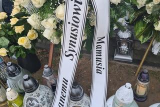 Dramat w Wadowicach Górnych. Grób  młodego chłopaka tonie w kwiatach [ZDJĘCIA]