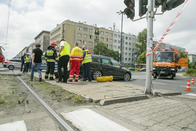 Wypadek na skrzyżowaniu Grójeckiej z Wawelską