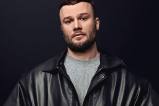 Dziś PGE Narodowy wypełni się po brzegi. O której początek koncertu Maxa Korza?