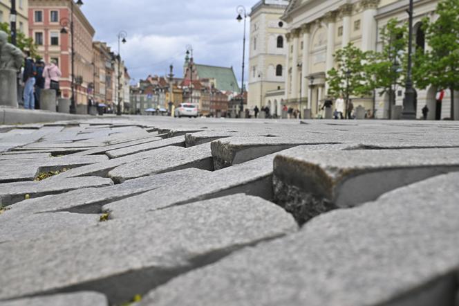 Nawierzchnia na Krakowskim Przedmieściu przed remontem