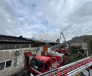 Pożar w Kunowie. Dwie osoby w szpitalu, 19 ewakuowanych. Co się stało?