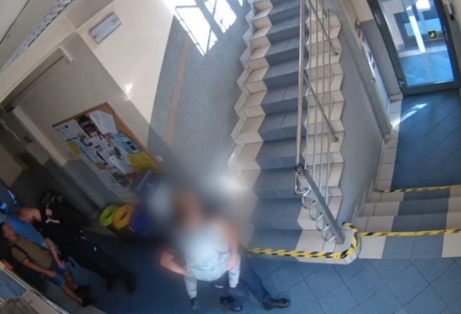 Dramat w Pszczynie. 5-latek w samej piżamie i skarpetkach błąkał się po ulicach