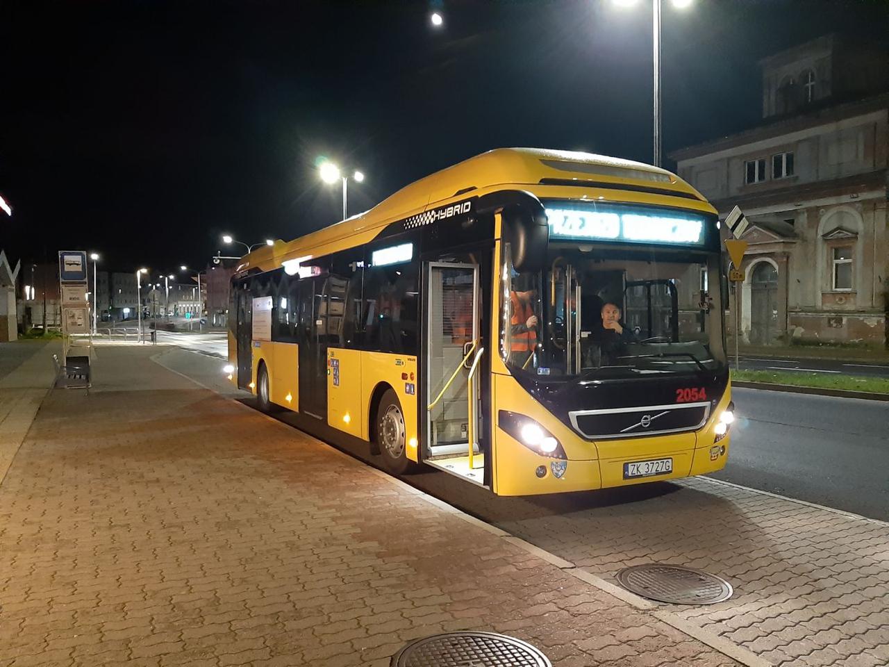 Ile osób w komunikacji? Od 18 maja nowy limit pasażerów w środkach transportu publicznego. Koronawirus