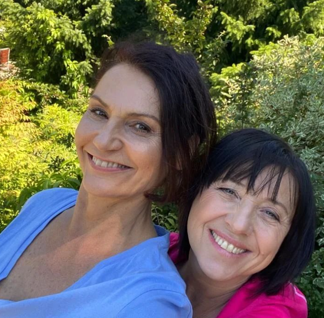 M jak miłość. Iwona (Hanna Śleszyńska), Aleksandra (Małgorzata Pieczyńska)