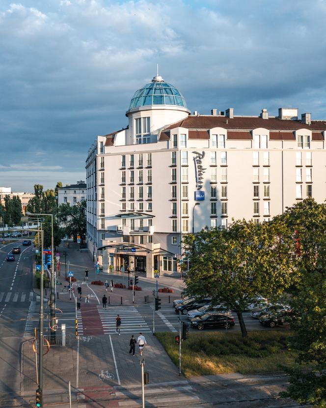 Biały Sobieski: zakończyła się modernizacja hotelu Radisson Blu Sobieski na placu Zawiszy