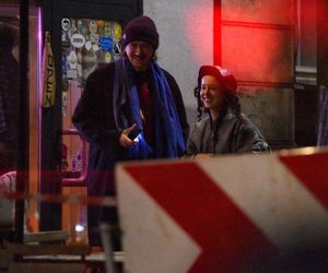 Monika Brodka winko papierosek i taksówka