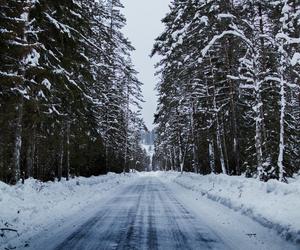 Śnieg daje się we znaki. Na lubelskich drogach koleiny i błoto