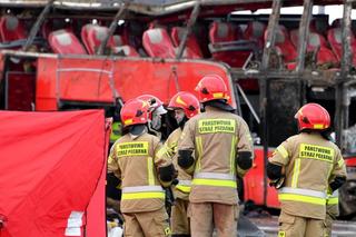 Tragiczny wypadek na A4. Autobus wypadł z autostrady. Nie żyje 5 osób