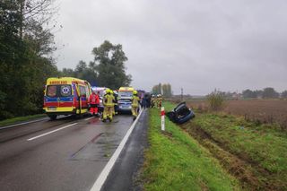 Pijany 19-latek rozbił golfa o betonowy przepust. Na pokładzie miał dwoje innych nastolatków