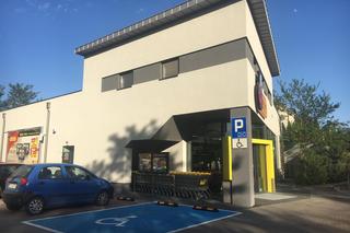 Sklep znajduje się przy ul. Saperów 45