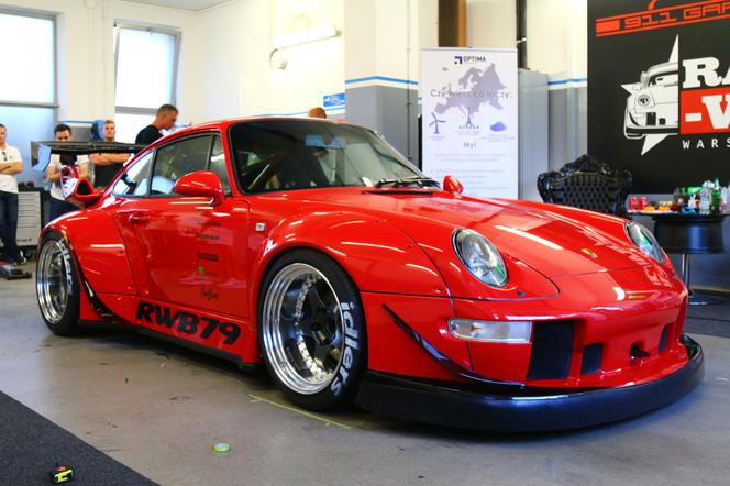 Akira Nakai San buduje Porsche 911 RWB